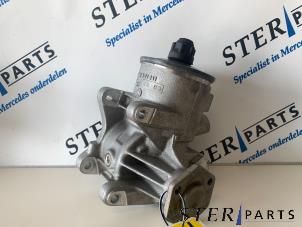 Gebruikte Stuurpomp Mercedes 190 D (W201) 2.0 D Prijs € 45,00 Margeregeling aangeboden door Sterparts Mercedes specialist
