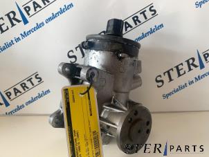 Gebruikte Pomp Servo Mercedes 190 (W201) 2.0 Prijs € 45,00 Margeregeling aangeboden door Sterparts Mercedes specialist