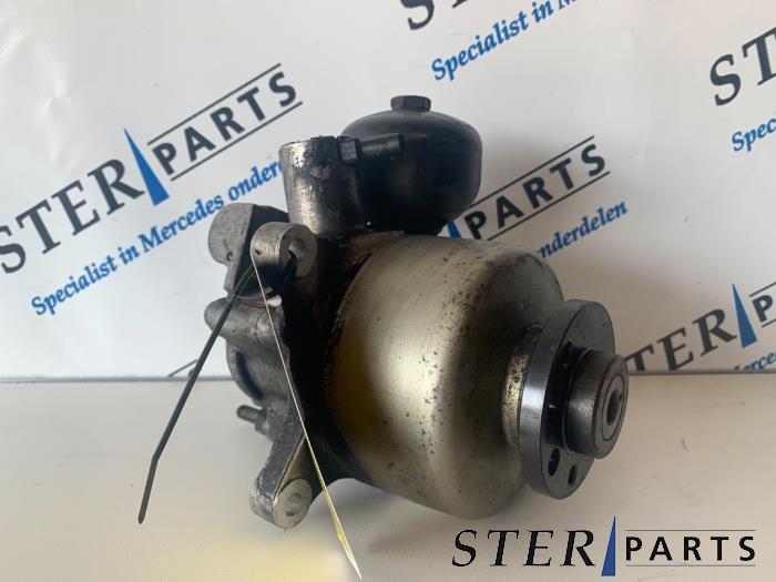 Gebruikte Servopomp Mercedes SL (R230) 5.0 SL-500 V8 24V Prijs € 450,00 Margeregeling aangeboden door Sterparts Mercedes specialist