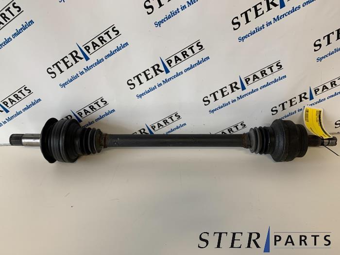Gebruikte Aandrijfas links-achter Mercedes S (W221) 3.0 S-350 BlueTec 24V Prijs € 49,50 Margeregeling aangeboden door Sterparts Mercedes specialist