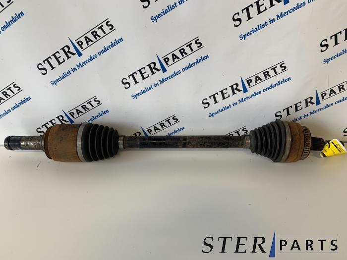 Gebruikte Aandrijfas rechts-voor Mercedes ML I (163) 400 4.0 CDI V8 32V Prijs € 75,00 Margeregeling aangeboden door Sterparts Mercedes specialist