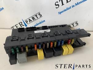 Gebruikte Comfort Module Mercedes E Combi (S211) 2.7 E-270 CDI 20V Prijs € 100,00 Margeregeling aangeboden door Sterparts Mercedes specialist