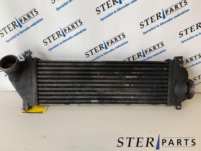 Gebruikte Intercooler Mercedes ML I (163) 400 4.0 CDI V8 32V Prijs € 99,50 Margeregeling aangeboden door Sterparts Mercedes specialist