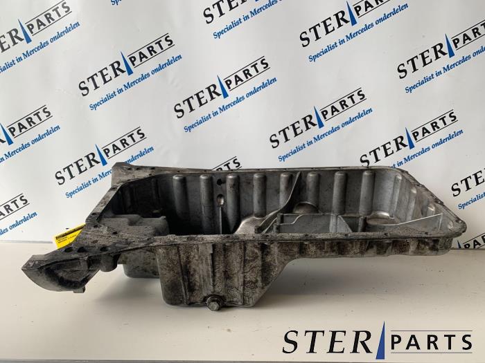 Carterpan van een Mercedes-Benz C (W203) 2.2 C-200 CDI 16V 2000