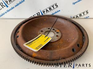 Gebruikte Starterkrans Mercedes ML II (164/4JG) 3.0 ML-320 CDI 4-Matic V6 24V Prijs € 44,95 Margeregeling aangeboden door Sterparts Mercedes specialist