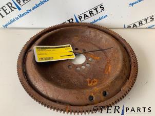 Gebruikte Starterkrans Mercedes ML II (164/4JG) 4.0 ML-420 CDI 4-Matic V8 32V Prijs € 44,95 Margeregeling aangeboden door Sterparts Mercedes specialist