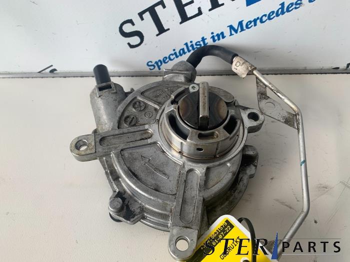 Gebruikte Vacuumpomp (Benzine) Mercedes CLK (C209) 3.0 280 V6 18V Prijs € 49,50 Margeregeling aangeboden door Sterparts Mercedes specialist