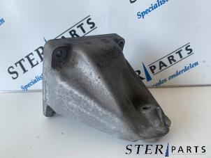 Gebruikte Motorsteun Mercedes S (W221) 3.5 S-350 24V Prijs € 60,00 Margeregeling aangeboden door Sterparts Mercedes specialist
