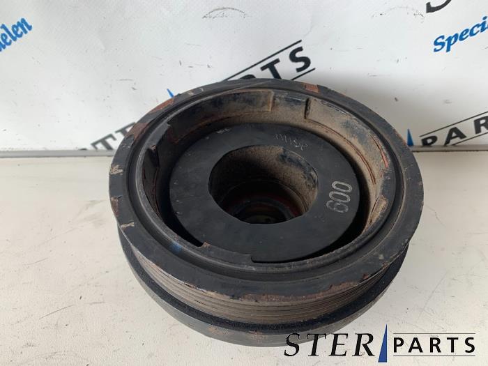Gebruikte Krukas Poelie Mercedes S (W221) 5.5 S-550 32V Prijs € 44,95 Margeregeling aangeboden door Sterparts Mercedes specialist