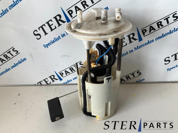 Gebruikte Brandstofpomp Elektrisch Mercedes Vito (639.7) 2.2 113 CDI 16V Euro 5 Prijs € 44,95 Margeregeling aangeboden door Sterparts Mercedes specialist