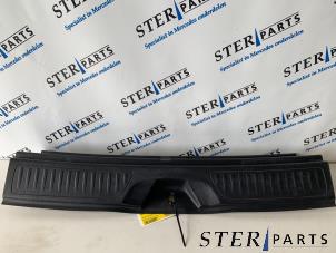 Gebruikte Bekleding achterinstap Mercedes B (W246) 1.6 B-200 BlueEFFICIENCY Turbo 16V Prijs € 12,50 Margeregeling aangeboden door Sterparts Mercedes specialist