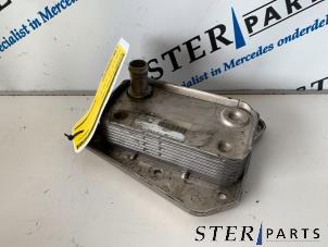 Gebruikte Oliekoeler Mercedes C (W202) 2.2 C-220 CDI 16V Prijs € 34,95 Margeregeling aangeboden door Sterparts Mercedes specialist