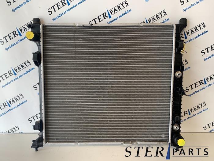 Gebruikte Radiateur Mercedes ML III (166) 3.0 ML-400 V6 24V Turbo 4-Matic Prijs € 124,95 Margeregeling aangeboden door Sterparts Mercedes specialist