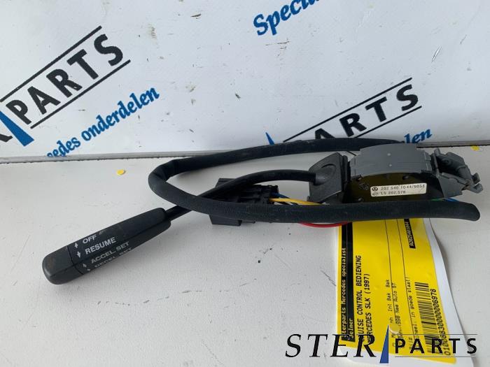 Gebruikte Cruise Control Bediening Mercedes SLK (R170) 2.0 200 16V Prijs € 24,95 Margeregeling aangeboden door Sterparts Mercedes specialist