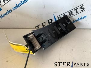 Gebruikte Schakelaar Mercedes S (W221) 3.0 S-320 CDI 24V 4-Matic Prijs € 49,95 Margeregeling aangeboden door Sterparts Mercedes specialist