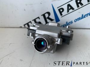 Gebruikte Camera voorzijde Mercedes S (W221) 4.7 S-500 CGI, S-500 CGI L 32V 4-Matic Prijs € 175,00 Margeregeling aangeboden door Sterparts Mercedes specialist