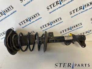 Gebruikte Mac Phersonpoot rechts-voor Mercedes E (W212) E-350 CDI V6 24V BlueEfficiency Prijs € 49,50 Margeregeling aangeboden door Sterparts Mercedes specialist