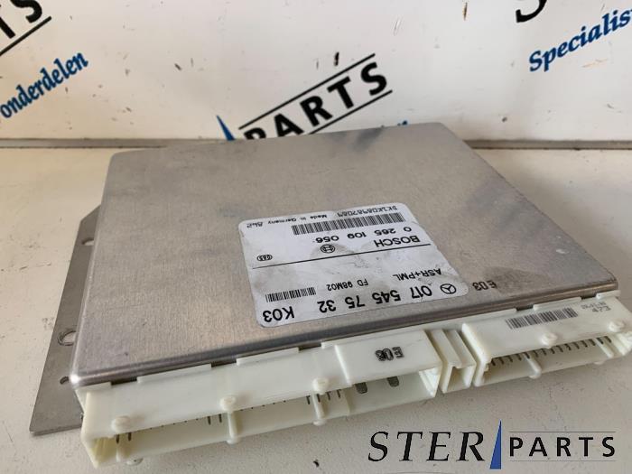 Gebruikte ASR computer Mercedes E (W210) 2.0 E-200 D 16V Prijs € 40,00 Margeregeling aangeboden door Sterparts Mercedes specialist