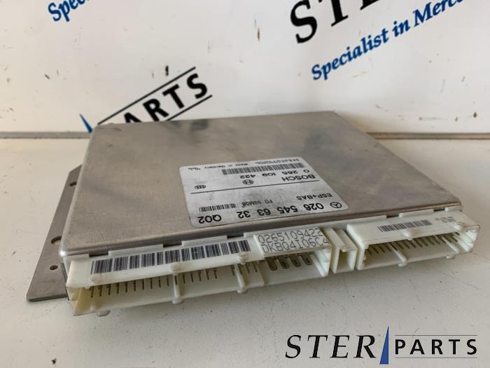 Esp computer van een Mercedes-Benz E (W210) 2.2 E-220 CDI 16V 1999