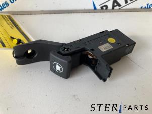 Gebruikte Schakelaar (diversen) Mercedes S (W140) 2.8 300 SE Prijs € 40,00 Margeregeling aangeboden door Sterparts Mercedes specialist