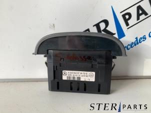 Gebruikte PDC paneel Mercedes S (W220) 3.2 S-320 CDI 24V Prijs € 29,95 Margeregeling aangeboden door Sterparts Mercedes specialist