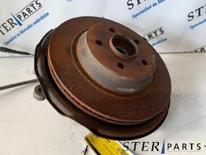 Gebruikte Asschenkel links-achter Mercedes SL (R230) 5.0 SL-500 V8 24V Prijs € 125,00 Margeregeling aangeboden door Sterparts Mercedes specialist