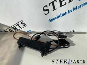 Gebruikte Antenne Versterker Mercedes C (W204) 2.2 C-200 CDI 16V BlueEFFICIENCY Prijs € 12,50 Margeregeling aangeboden door Sterparts Mercedes specialist