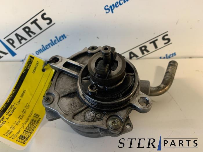 Gebruikte Vacuumpomp (Diesel) Mercedes S (W220) 3.2 S-320 CDI 24V Prijs € 29,95 Margeregeling aangeboden door Sterparts Mercedes specialist