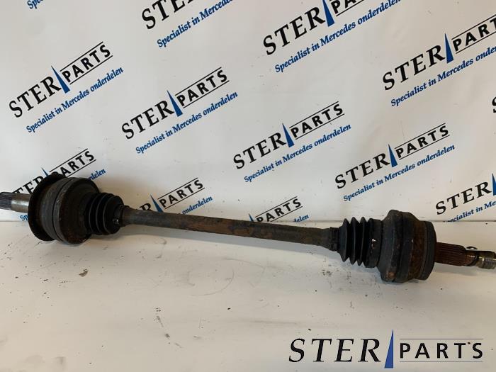 Gebruikte Aandrijfas links-achter Mercedes E Combi (S211) 3.0 E-320 CDI V6 24V Prijs € 44,95 Margeregeling aangeboden door Sterparts Mercedes specialist