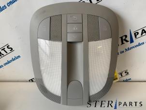 Gebruikte Binnenverlichting voor Mercedes R (W251) 3.0 280 CDI 24V 4-Matic Prijs € 95,00 Margeregeling aangeboden door Sterparts Mercedes specialist