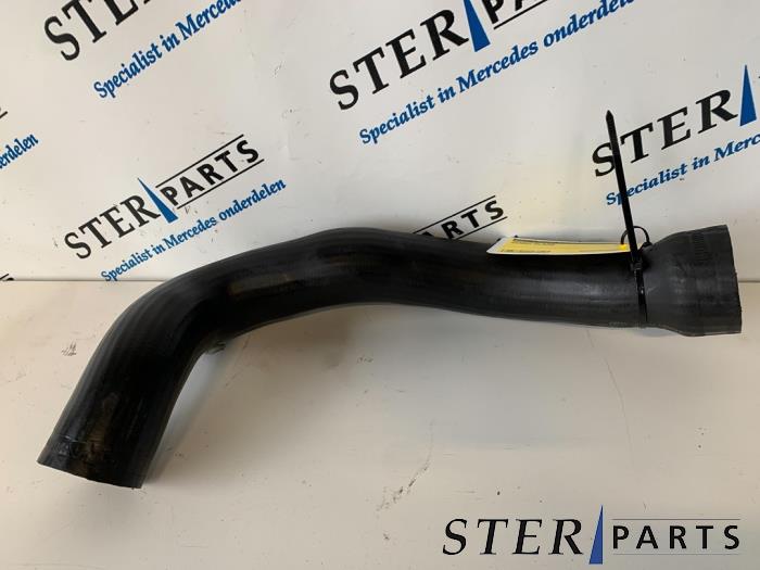 Gebruikte Intercooler Slang Mercedes Sprinter 2t (901/902) 210D Prijs € 30,25 Inclusief btw aangeboden door Sterparts Mercedes specialist