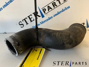 Gebruikte Intercooler Slang Mercedes Vito (638.1/2) 2.2 CDI 108 16V Prijs € 15,13 Inclusief btw aangeboden door Sterparts Mercedes specialist