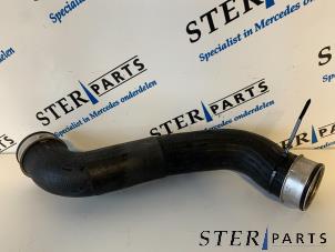 Gebruikte Intercooler Slang Mercedes E (W211) 2.2 E-220 CDI 16V Prijs € 15,00 Margeregeling aangeboden door Sterparts Mercedes specialist