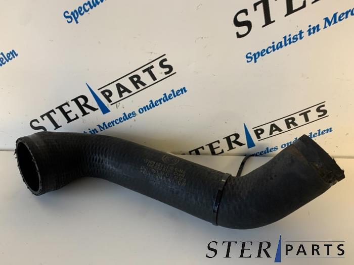 Gebruikte Intercooler Slang Mercedes A (W168) 1.7 A-160 CDI 16V Prijs € 15,00 Margeregeling aangeboden door Sterparts Mercedes specialist