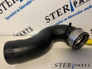 Gebruikte Intercooler Slang Mercedes ML I (163) 2.7 270 CDI 20V Prijs € 20,00 Margeregeling aangeboden door Sterparts Mercedes specialist
