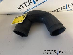 Gebruikte Intercooler Slang Mercedes ML I (163) 400 4.0 CDI V8 32V Prijs € 30,00 Margeregeling aangeboden door Sterparts Mercedes specialist