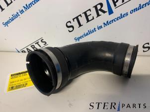 Gebruikte Intercooler Slang Mercedes ML I (163) 400 4.0 CDI V8 32V Prijs € 15,00 Margeregeling aangeboden door Sterparts Mercedes specialist
