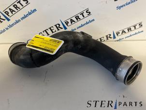 Gebruikte Intercooler Slang Mercedes S (W220) 3.2 S-320 CDI 24V Prijs € 20,00 Margeregeling aangeboden door Sterparts Mercedes specialist