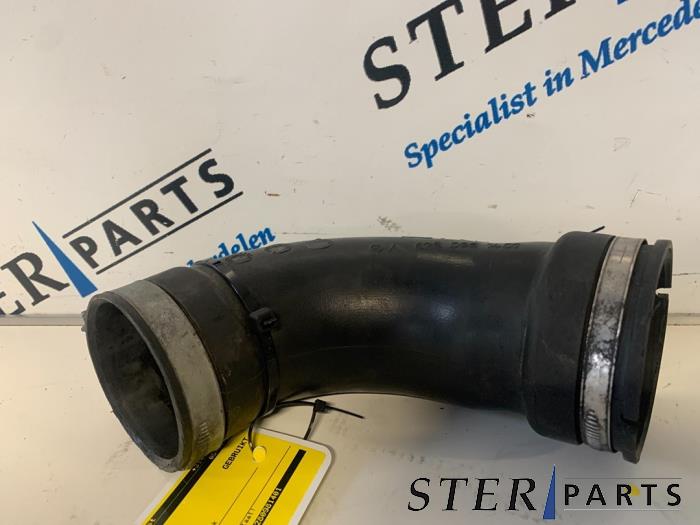 Gebruikte Intercooler Slang Mercedes ML I (163) 400 4.0 CDI V8 32V Prijs € 15,00 Margeregeling aangeboden door Sterparts Mercedes specialist