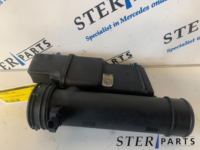 Gebruikte Intercooler Buis Mercedes E (W211) 2.2 E-200 CDI 16V Prijs € 20,00 Margeregeling aangeboden door Sterparts Mercedes specialist