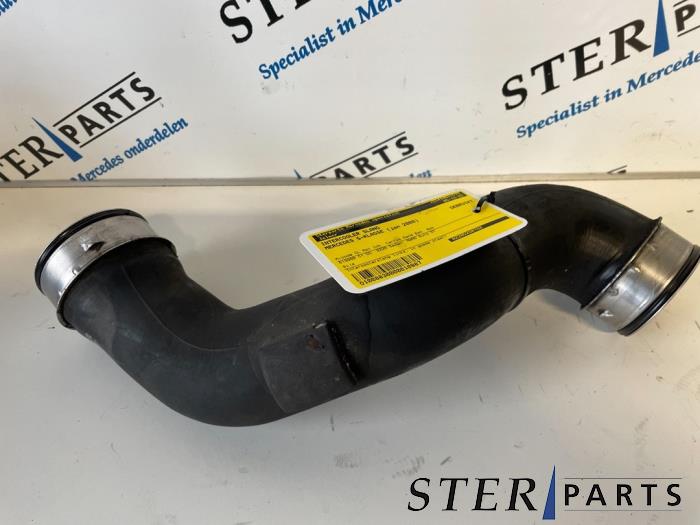Gebruikte Intercooler Slang Mercedes S (W220) 3.2 S-320 CDI 24V Prijs € 20,00 Margeregeling aangeboden door Sterparts Mercedes specialist