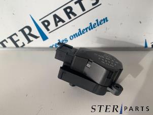 Gebruikte Kachelklep Motor Mercedes E (W211) 2.2 E-200 CDI 16V Prijs € 45,00 Margeregeling aangeboden door Sterparts Mercedes specialist