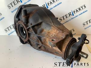 Gebruikte Differentieel achter Mercedes C Combi (S203) 1.8 C-180K 16V Prijs € 145,00 Margeregeling aangeboden door Sterparts Mercedes specialist