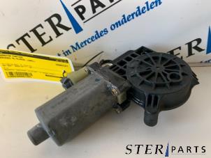 Gebruikte Raammotor Portier Mercedes ML I (163) 2.7 270 CDI 20V Prijs € 24,95 Margeregeling aangeboden door Sterparts Mercedes specialist