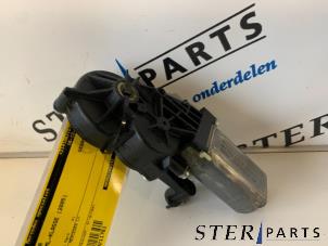 Gebruikte Stoelverstelling motor Mercedes ML II (164/4JG) 3.0 ML-280 CDI 4-Matic V6 24V Prijs € 60,00 Margeregeling aangeboden door Sterparts Mercedes specialist