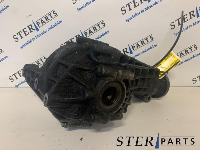 Gebruikte Cardanklok voor Mercedes ML I (163) 400 4.0 CDI V8 32V Prijs € 150,00 Margeregeling aangeboden door Sterparts Mercedes specialist
