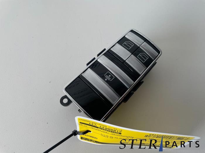 Gebruikte Ruit schakelaar elektrisch Mercedes S (W221) 3.5 S-350 24V Prijs € 49,95 Margeregeling aangeboden door Sterparts Mercedes specialist