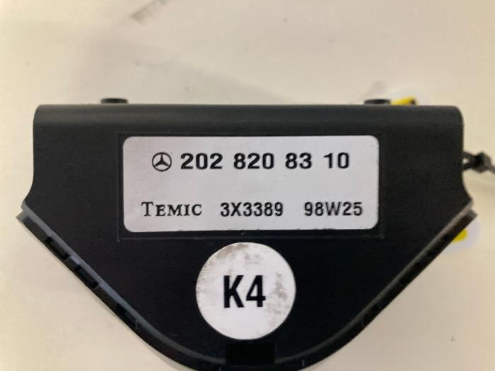 Sensor (overige) van een Mercedes-Benz C (W202) 2.2 C-200 CDI 16V 1999