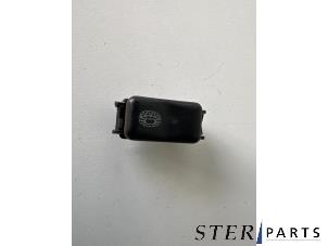 Gebruikte ASR schakelaar Mercedes S (W140) 2.8 300 SE Prijs € 14,95 Margeregeling aangeboden door Sterparts Mercedes specialist