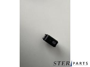 Gebruikte ASR schakelaar Mercedes SL (R129) 3.0 300 SL Prijs € 14,95 Margeregeling aangeboden door Sterparts Mercedes specialist